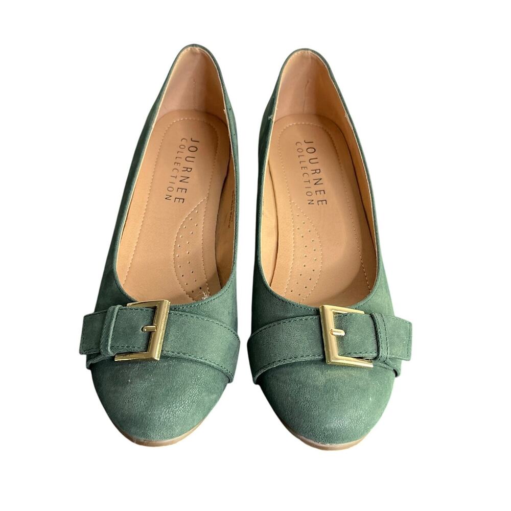 Journee Collection Wedge Shoes Women 8 Green faux Suede 2" Wood Heel Gold Buckle